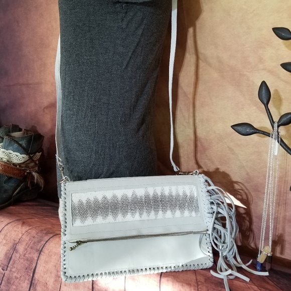 White snakeskin detail clutch or shoulder bag - Picture 5 of 5